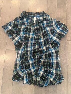 Women's Blue and Black Plaid Button-Down Shirt
